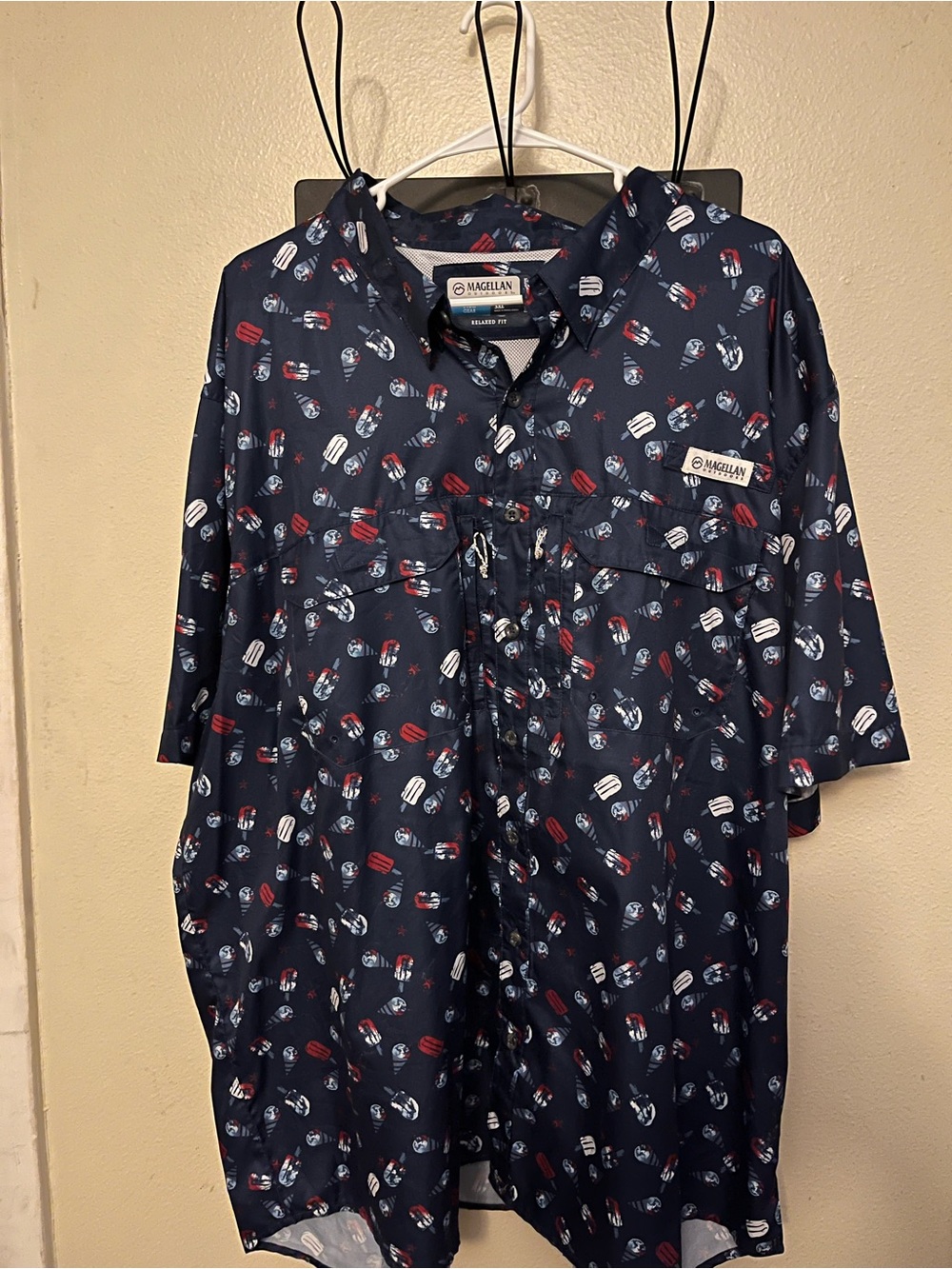 Magellan Outdoors Navy Short-Sleeve Shirt with Red & White Ice Pop Print